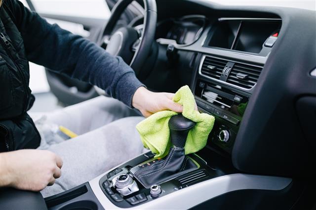 10 clever green hack videos that will clean your car inside and out