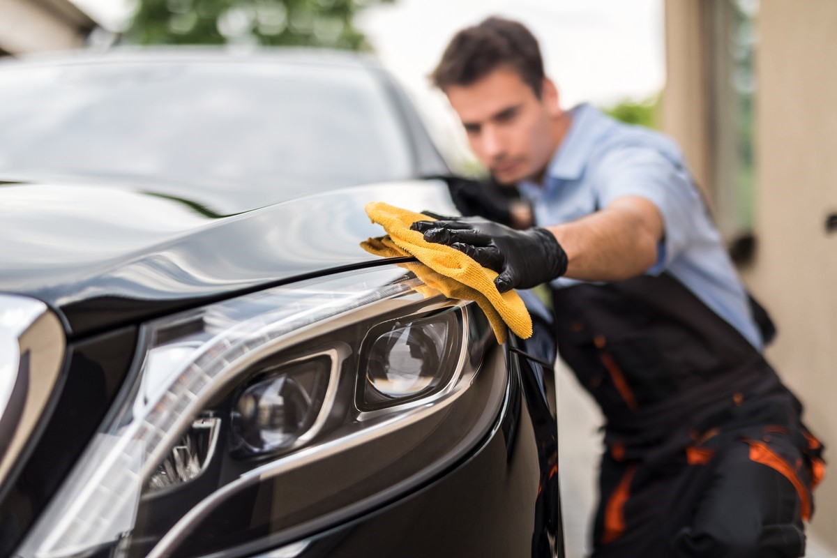 Car Wax: When and How to Use It at Your Commercial Car Wash